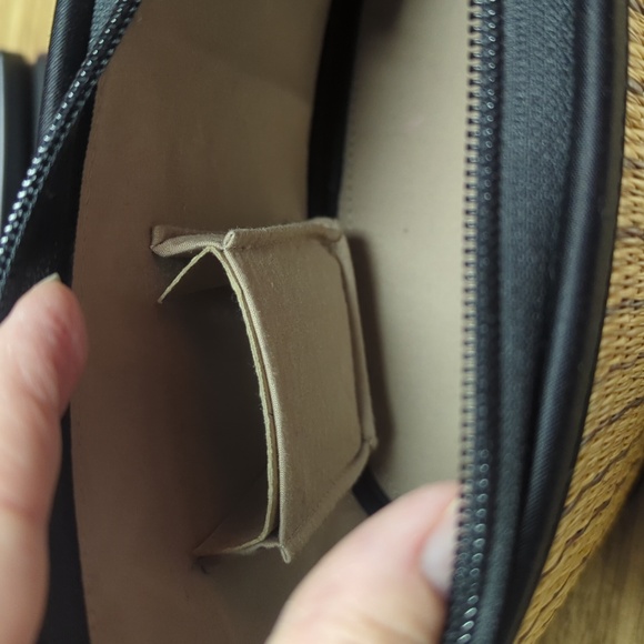 2/$15 Baskets of Cambodia striped purse - Picture 6 of 9